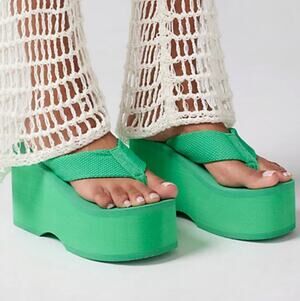 Jeffrey Campbell Kelly Green Platform Wedge Flip Flop Sandals Y2K Beach Beach 8